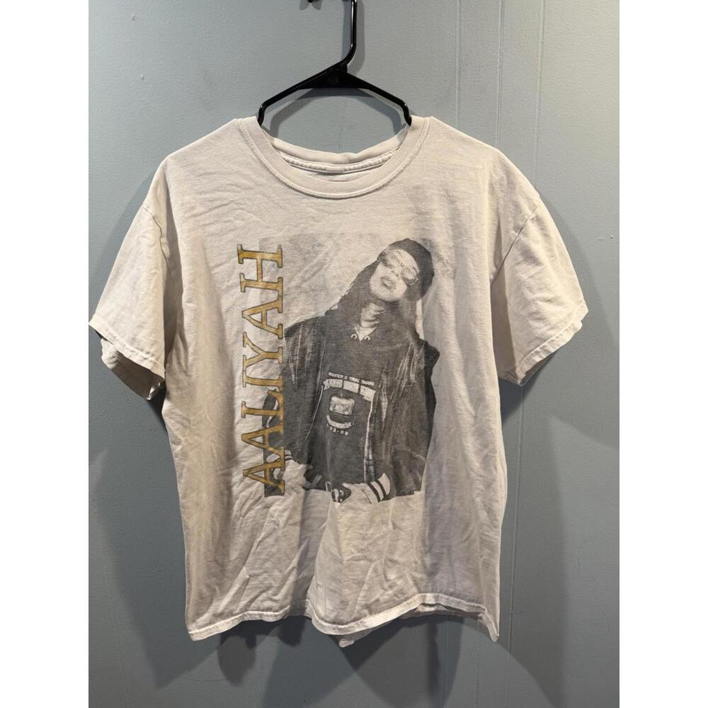 Aaliyah White T Shirt, Size Women’s Large Music Tee Short Sleeve Style Fit